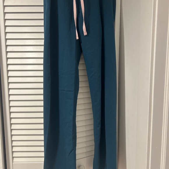 FIGs pants - Picture 2 of 2